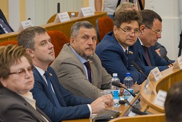 Заксоб проголосовал за Сергея Балыкина и процедуру выборов мэра